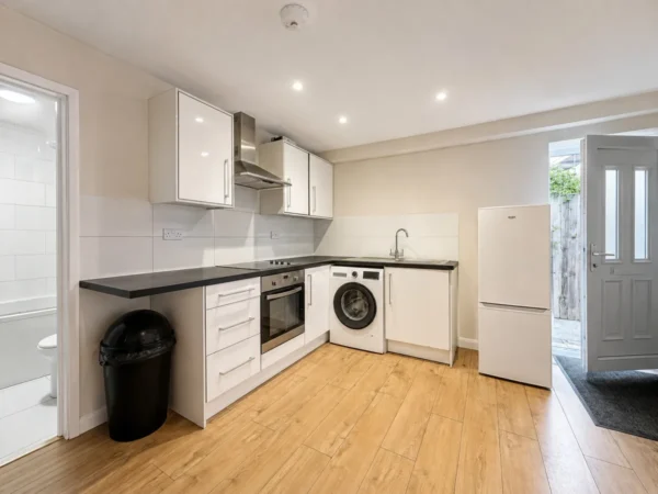 1 Bed Flat, Nutfield Lane, High Wycombe, Buckinghamshire, HP11 2ND