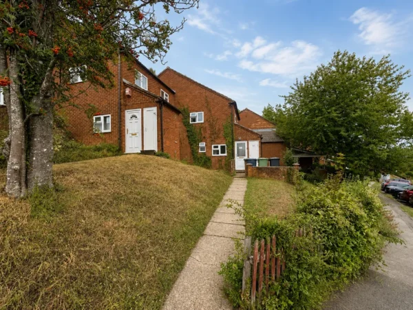 4 Bed Terraced, Cotswold Way, Downley, High Wycombe, Buckinghamshire, HP13 5NP