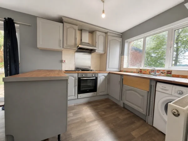 4 Bed Terraced, Cotswold Way, Downley, High Wycombe, Buckinghamshire, HP13 5NP