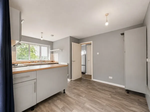 4 Bed Terraced, Cotswold Way, Downley, High Wycombe, Buckinghamshire, HP13 5NP