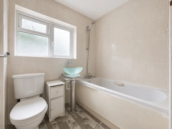4 Bed Terraced, Cotswold Way, Downley, High Wycombe, Buckinghamshire, HP13 5NP