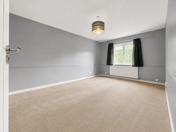 4 Bed Terraced, Cotswold Way, Downley, High Wycombe, Buckinghamshire, HP13 5NP